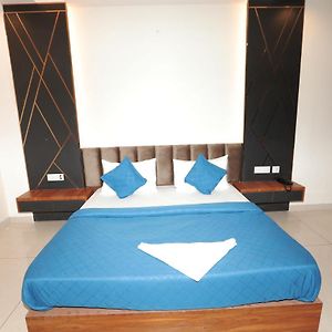 Hardik Palace By F9 Hotels